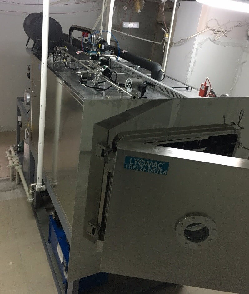 Industrial freeze dryer